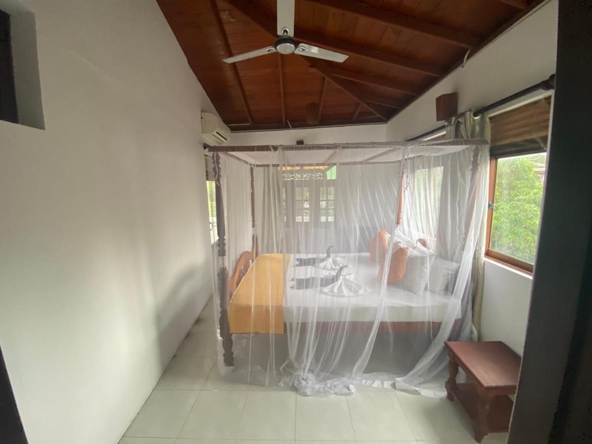 Flamingo Guest House 乌纳瓦图纳 外观 照片