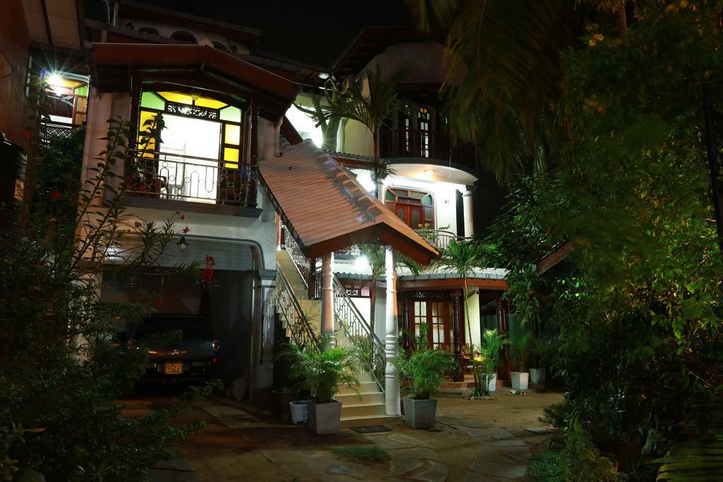 Flamingo Guest House 乌纳瓦图纳 外观 照片