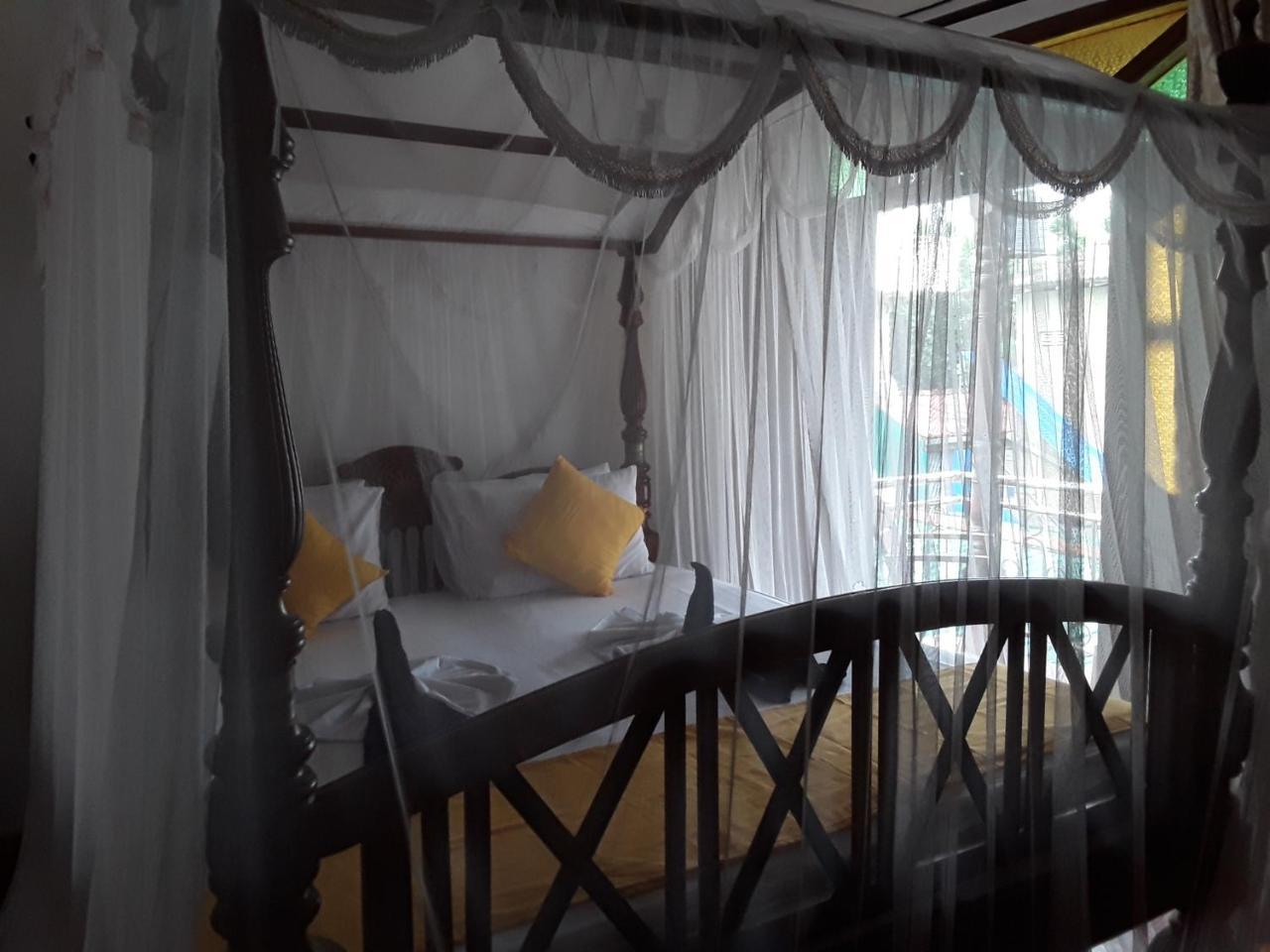 Flamingo Guest House 乌纳瓦图纳 外观 照片